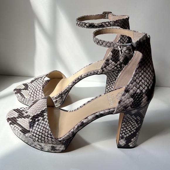 *NWT* Vince Camuto Heels - Picture 4 of 5